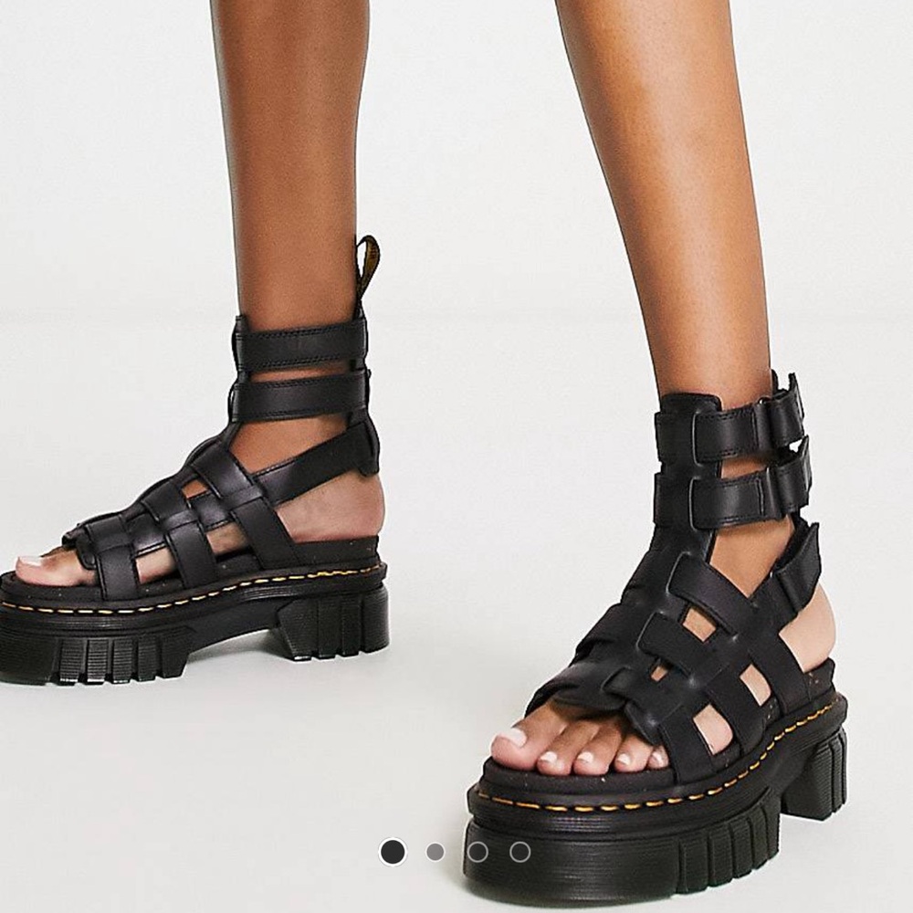 Dr Martens Ricki Gladiator Sandals size 9